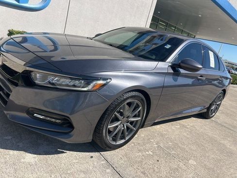 Used 2018 Honda Accord Sport image 4