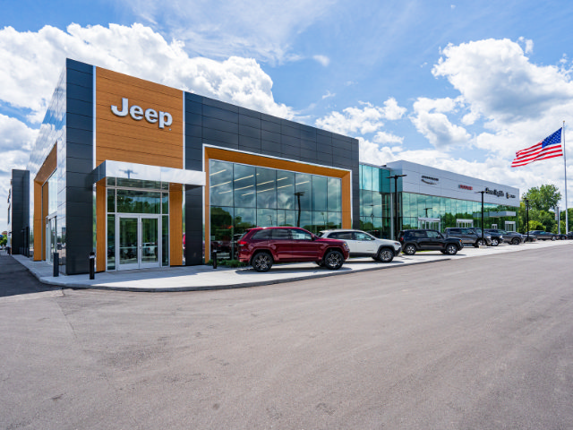 Used 2025 Jeep Compass Limited w/ Elite Group AWD/4WD image 5