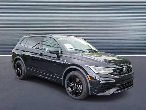 Used 2023 Volkswagen Tiguan SE R-Line FWD image 2