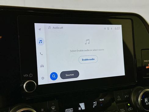 Used 2023 Toyota Highlander XLE image 17