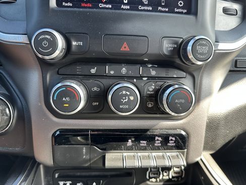 Used 2019 RAM 1500 Big Horn AWD/4WD image 30