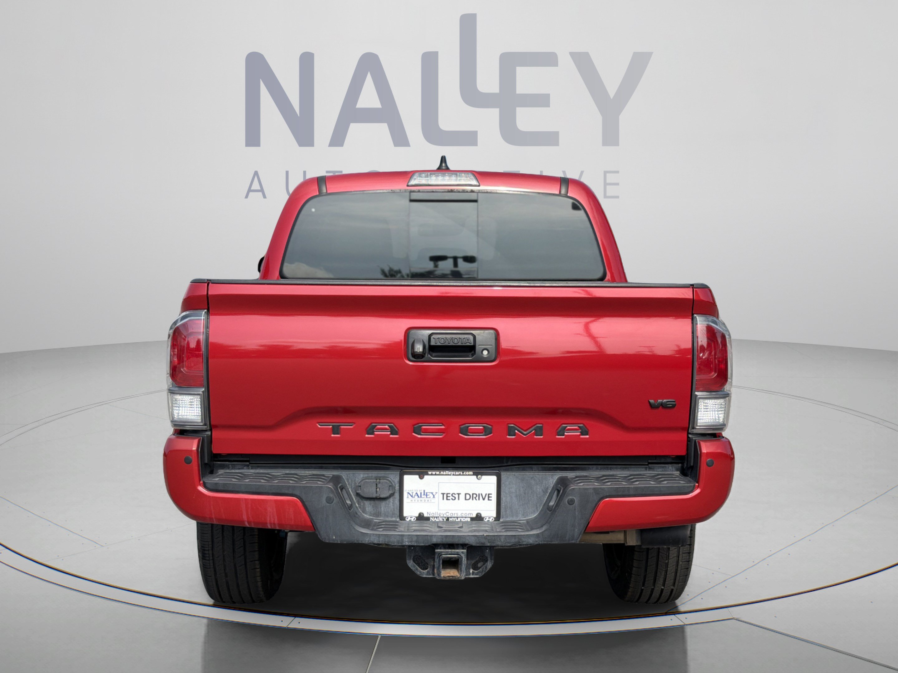 Used 2022 Toyota Tacoma TRD Sport w/ TRD Premium Sport Package RWD image 3