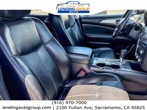 Used 2019 Nissan Pathfinder SL FWD image 15