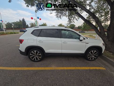 Used 2022 Volkswagen Taos SE AWD/4WD image 5