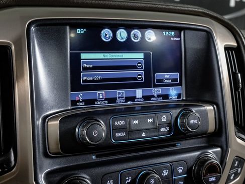Used 2018 GMC Sierra 2500 Denali w/ Suspension Package, Off-Road AWD/4WD image 26