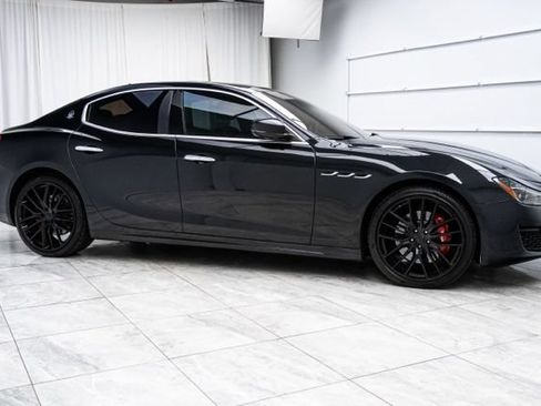Used 2018 Maserati Ghibli S Q4 AWD/4WD image 2