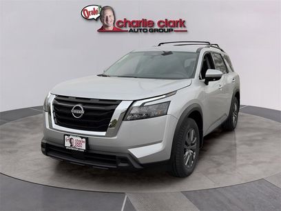 Used 2025 Nissan Pathfinder SV