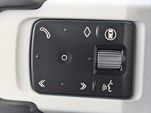 Certified 2025 Land Rover Defender 110 X-Dynamic SE AWD/4WD image 23
