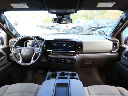 Used 2025 Chevrolet Silverado 1500 LT image 30