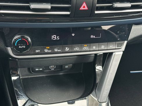 Used 2023 Kia Seltos S w/ Navigation Package FWD image 21