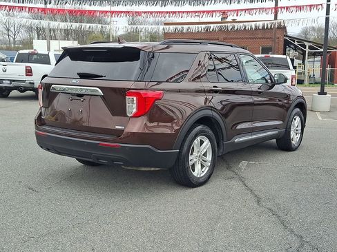 Used 2020 Ford Explorer XLT w/ Comfort Package image 5