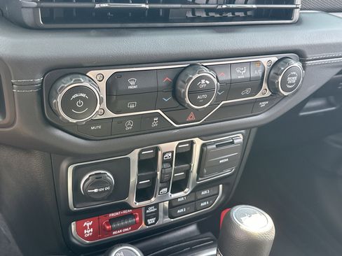 New 2025 Jeep Wrangler Unlimited Rubicon image 23