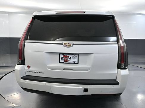 Used 2017 Cadillac Escalade ESV 4WD image 6
