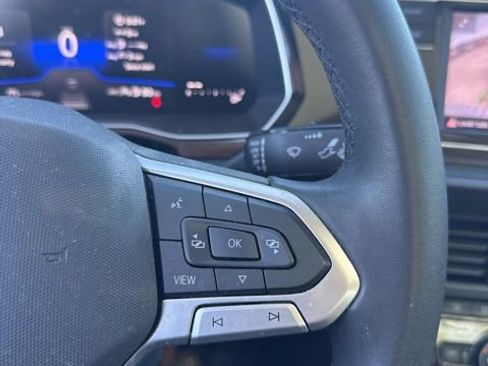 Used 2024 Volkswagen Jetta SE w/ Panoramic Sunroof Package FWD image 17