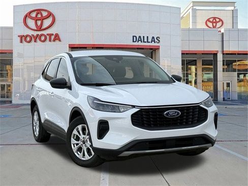 Used 2023 Ford Escape Active image 1