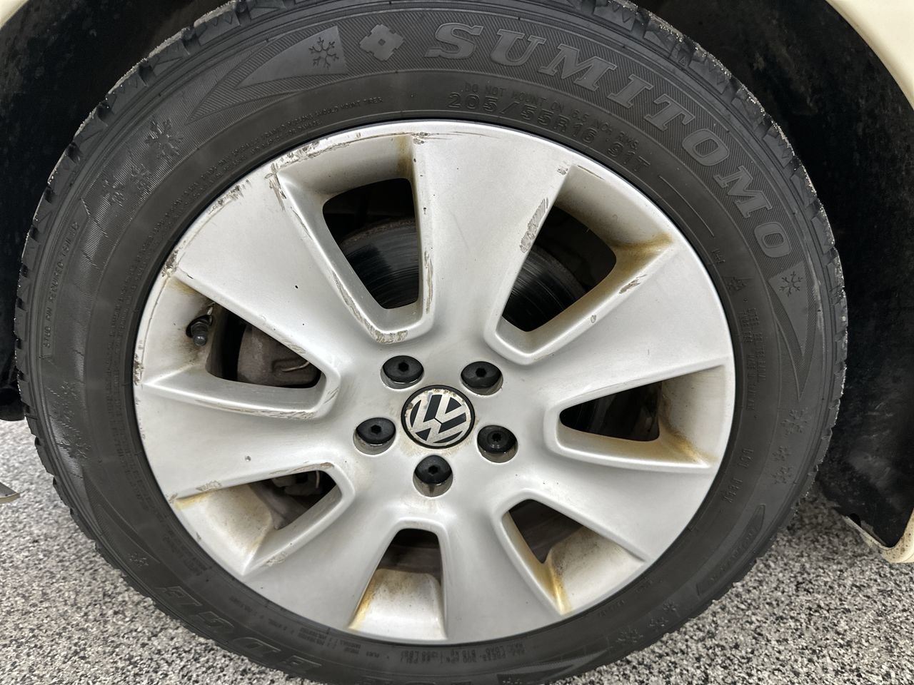 Used 2009 Volkswagen Beetle S FWD image 16