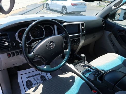 Used 2004 Toyota 4Runner SR5 RWD image 7