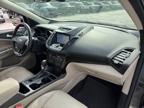 Used 2017 Ford Escape Titanium image 19