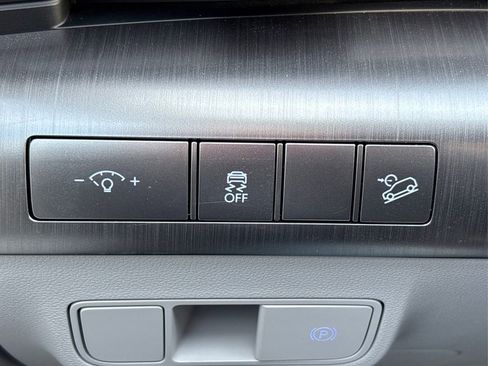 Certified 2025 Hyundai Kona SEL image 38