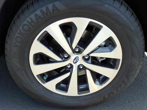 Certified 2025 Subaru Outback Premium w/ Popular Package #1A image 12