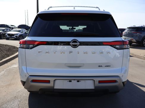 Used 2024 Nissan Pathfinder SL image 6