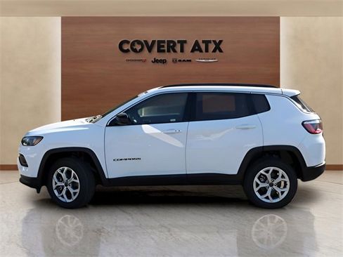 New 2026 Jeep Compass Latitude image 2