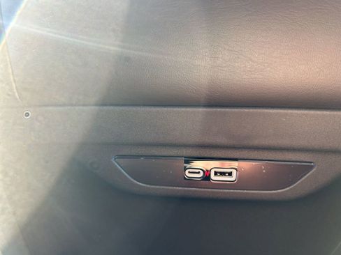 New 2026 Chrysler Pacifica Limited w/ S Appearance Package FWD image 33
