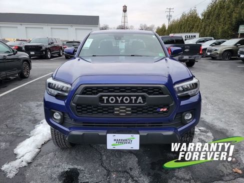 Used 2022 Toyota Tacoma TRD Off-Road w/ Technology Package image 2