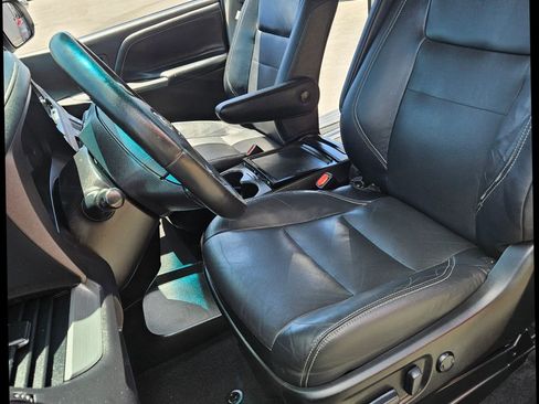 Used 2017 Toyota Sienna SE image 14