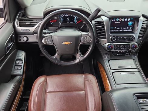 Used 2019 Chevrolet Suburban Premier w/ Premier Plus Edition RWD image 14