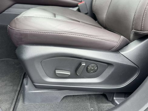 Used 2026 Ford Explorer Platinum w/ LUX Leather Package AWD/4WD image 20