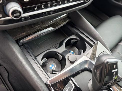 Used 2019 BMW 540i w/ Premium Package RWD image 17