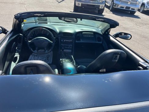 Used 2002 Chevrolet Corvette Convertible w/ Preferred Equipment Group2 RWD image 48
