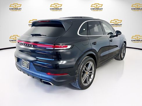 Used 2024 Porsche Cayenne image 7