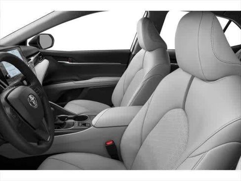 Used 2024 Toyota Camry XSE FWD image 6
