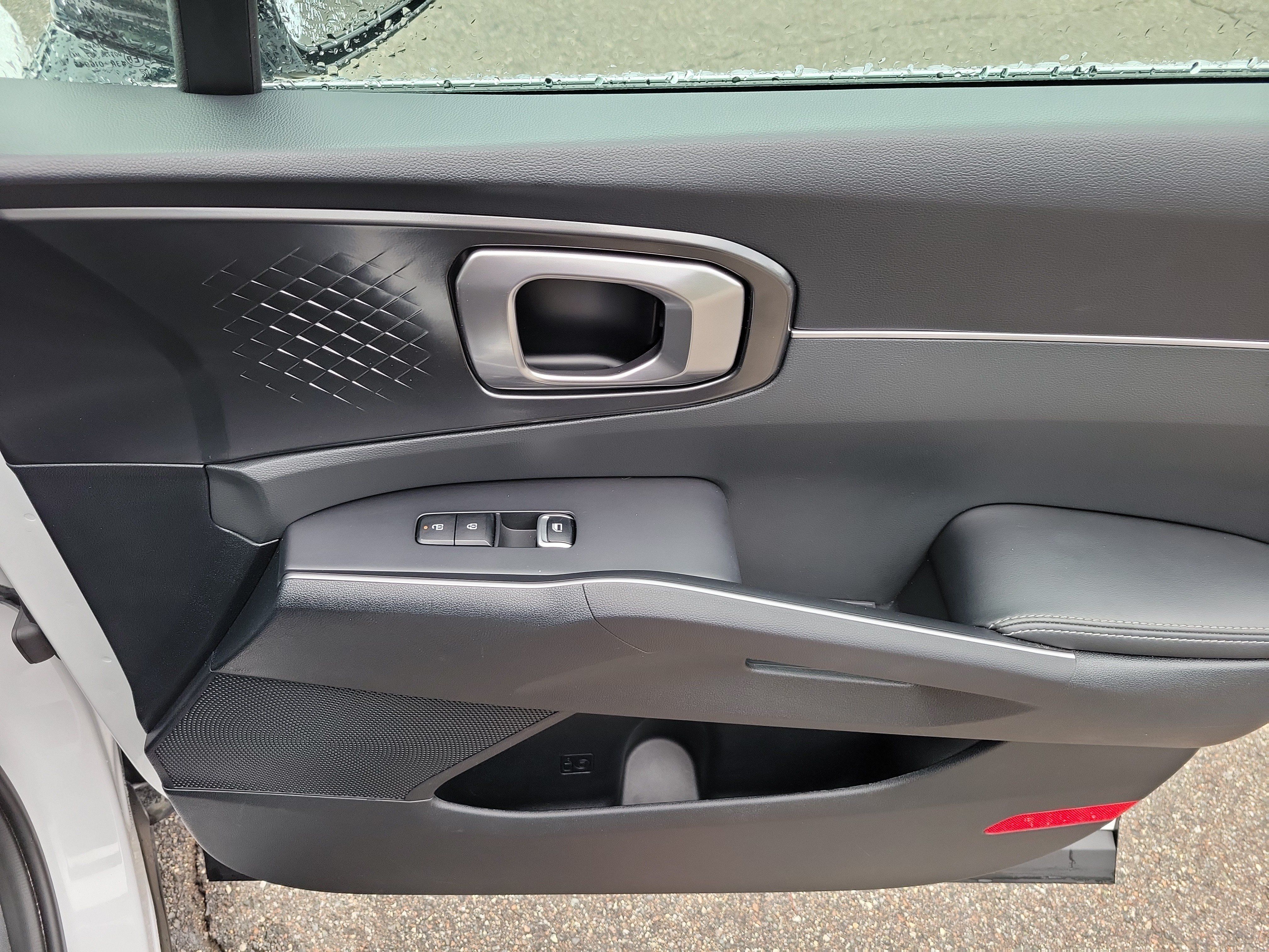 Certified 2025 Kia Sorento S w/ Panoramic Sunroof Package FWD image 8