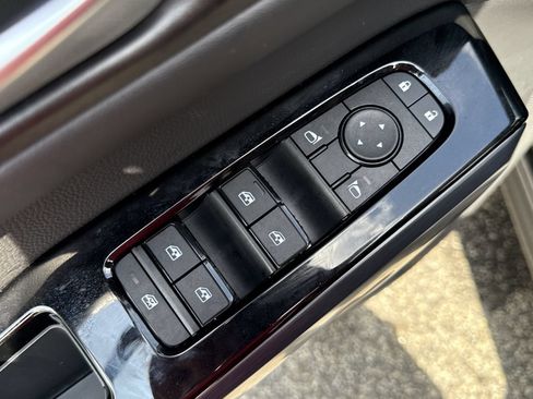 New 2026 Nissan Pathfinder SL FWD image 14