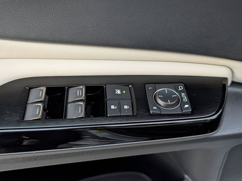 Certified 2025 Lexus ES 300h 300h image 19