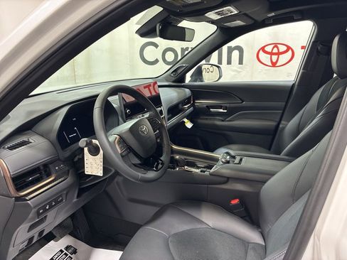 Used 2026 Toyota Grand Highlander AWD Hybrid image 26