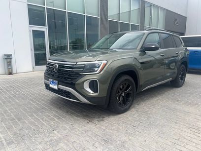 New 2025 Volkswagen Atlas Peak Edition SE