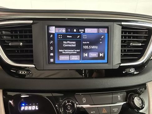 Used 2022 Chrysler Voyager LX FWD image 23