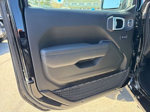 New 2026 Jeep Gladiator Sport image 18