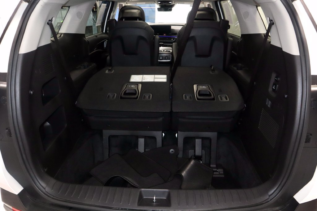 Used 2025 Kia Carnival SX Prestige FWD image 15