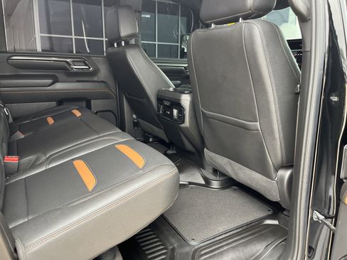 Used 2024 GMC Sierra 2500 AT4 w/ AT4 Preferred Package AWD/4WD image 14