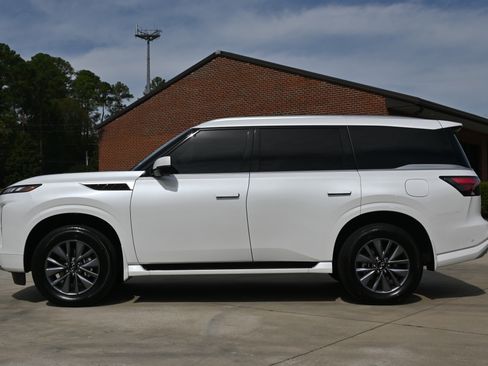 Used 2025 INFINITI QX80 Pure w/ Cargo Package image 6