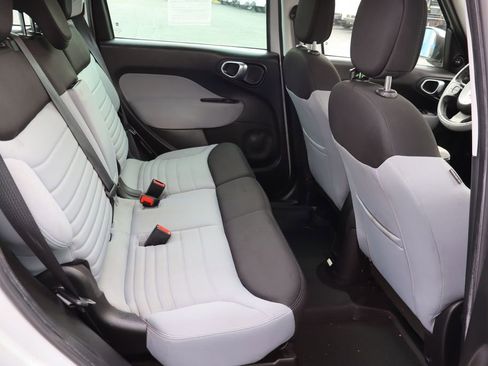Used 2014 FIAT 500L Easy w/ Popular Equipment Group FWD image 18