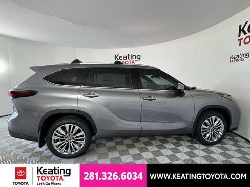 New 2026 Toyota Highlander Platinum AWD/4WD image 4