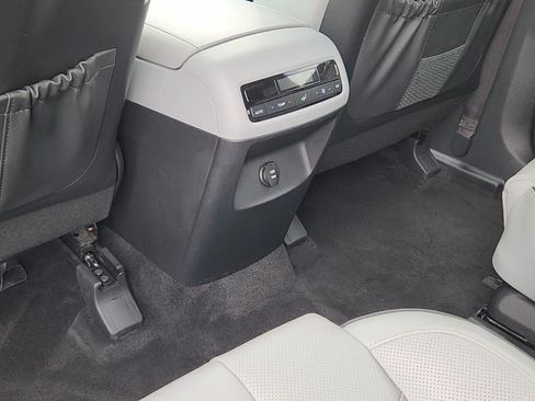 Certified 2025 Hyundai Palisade SEL AWD/4WD image 16