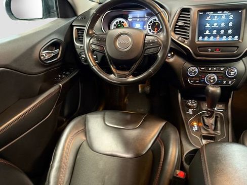 Used 2019 Jeep Cherokee Trailhawk w/ Cold Weather Group image 20