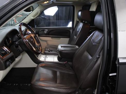 Used 2013 Cadillac Escalade Platinum AWD/4WD image 14